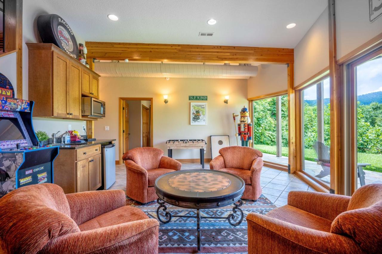 --Mountain Chalet Getaway With Breathtaking View Next To Tail Of Dragon-- Robbinsville Exterior photo